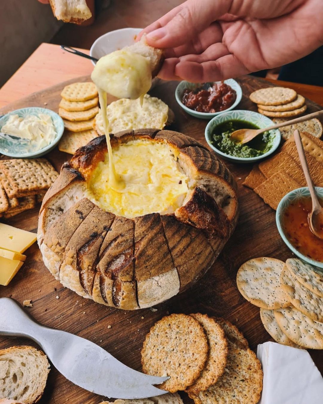 Baked Wineland Chef's Camembert in Sourdough – Kaas Club.™