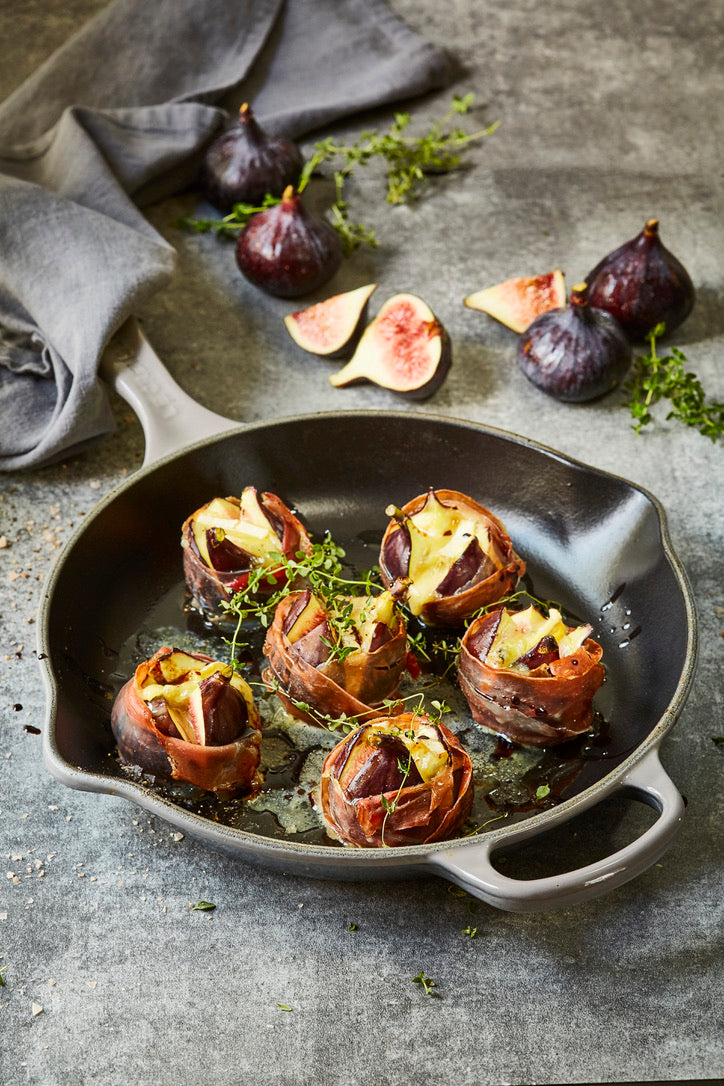Baked Figs in Prosciutto with Wineland Blue™ Brie – Kaas Club.™