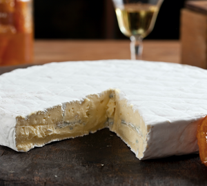 Whole Wineland Blue™ Brie (approx. 1.4kg)